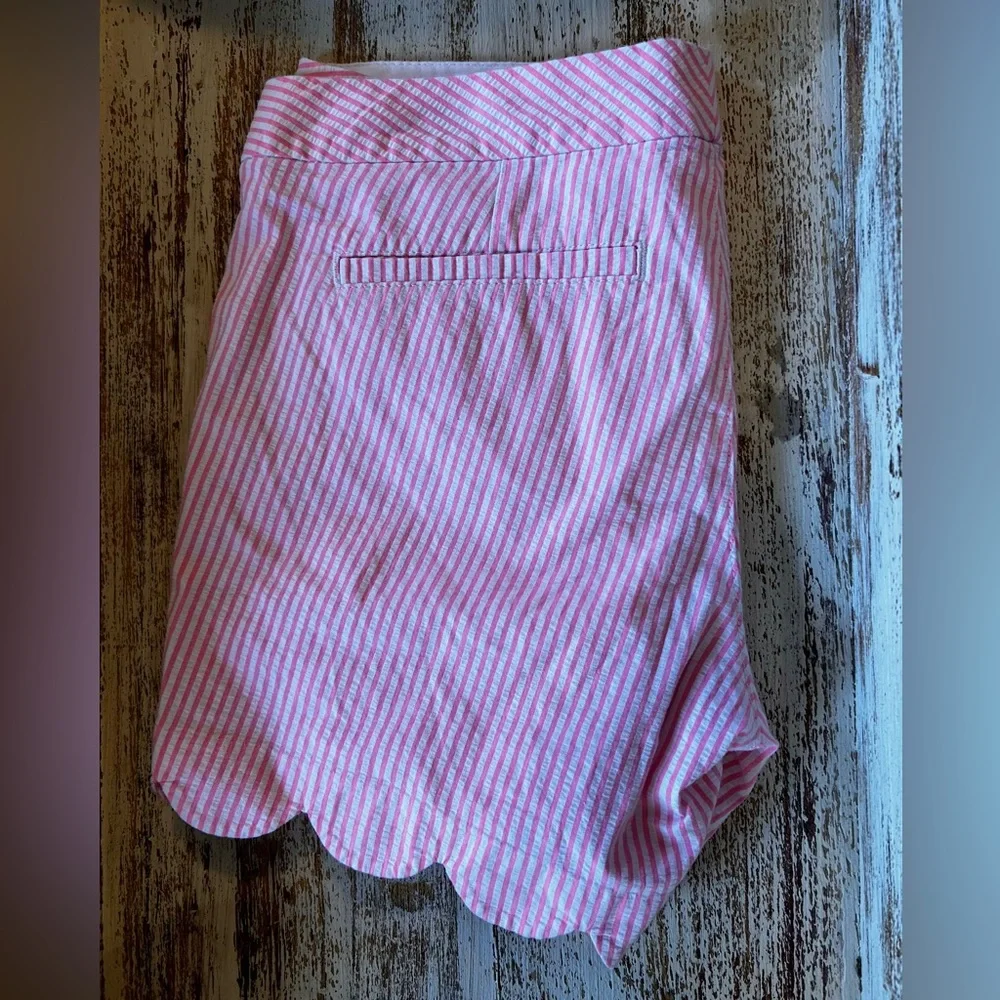 Lilly Pulitzer Buttercup Shorts Sear sucker White and Pink Women’s Size 2 - Picture 3 of 8